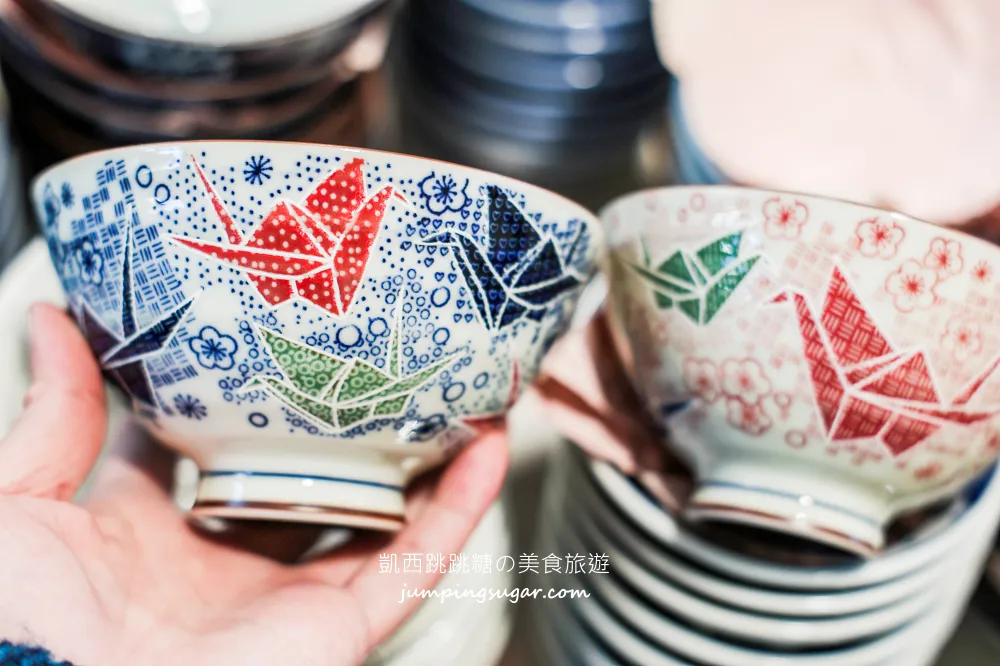全台最大日本陶瓷特賣來了！碗盤只要3個100起~百元價直接搬整套 ! 地址 : 台北士林中正路310號(墊腳石正對面)