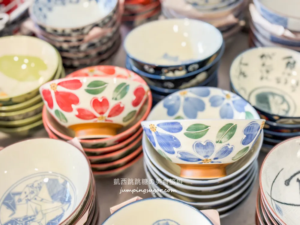 全台最大日本陶瓷特賣來了！碗盤只要3個100起~百元價直接搬整套 ! 地址 : 台北士林中正路310號(墊腳石正對面)