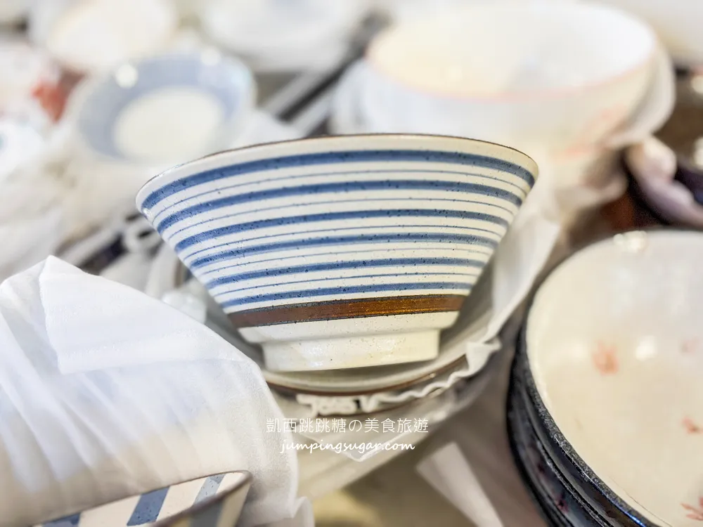 全台最大日本陶瓷特賣來了！碗盤只要3個100起~百元價直接搬整套 ! 地址 : 台北士林中正路310號(墊腳石正對面)