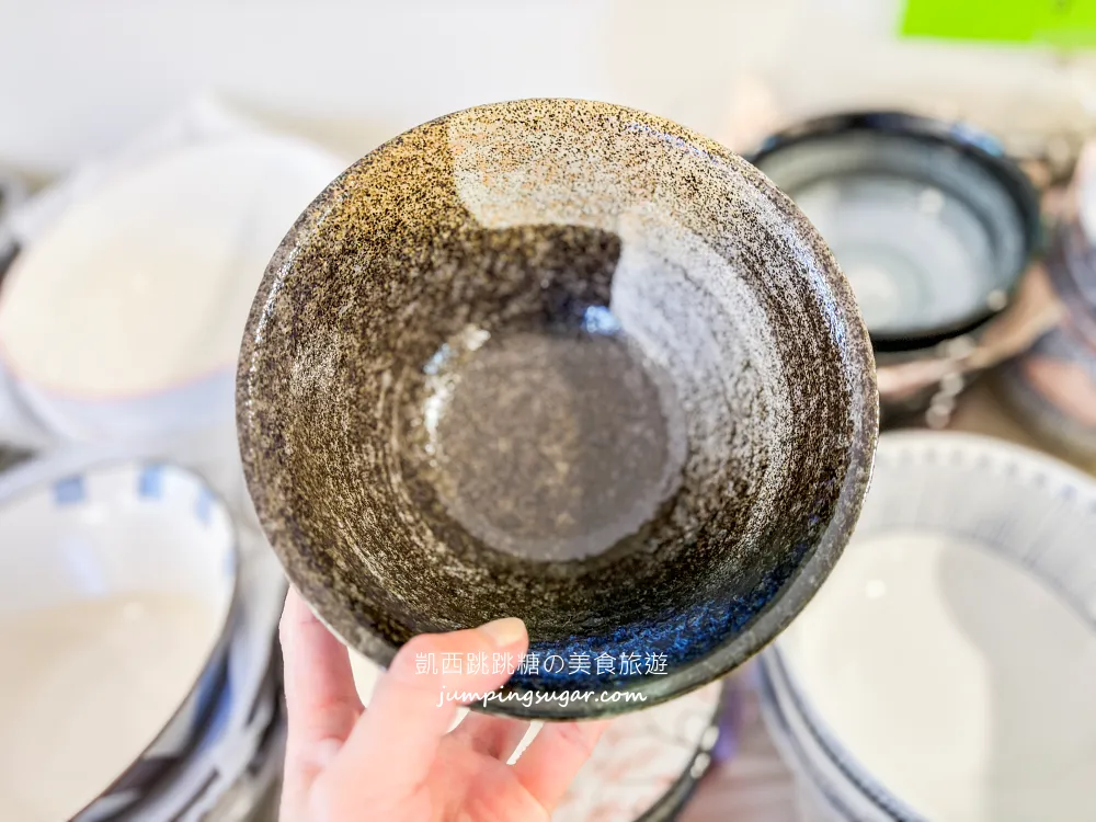 全台最大日本陶瓷特賣來了！碗盤只要3個100起~百元價直接搬整套 ! 地址 : 台北士林中正路310號(墊腳石正對面)