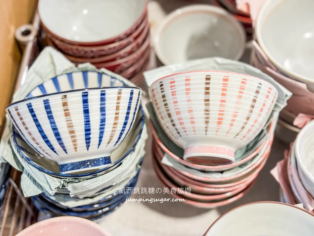 全台最大日本陶瓷特賣來了！碗盤只要3個100起~百元價直接搬整套 ! 地址 : 台北士林中正路310號(墊腳石正對面)