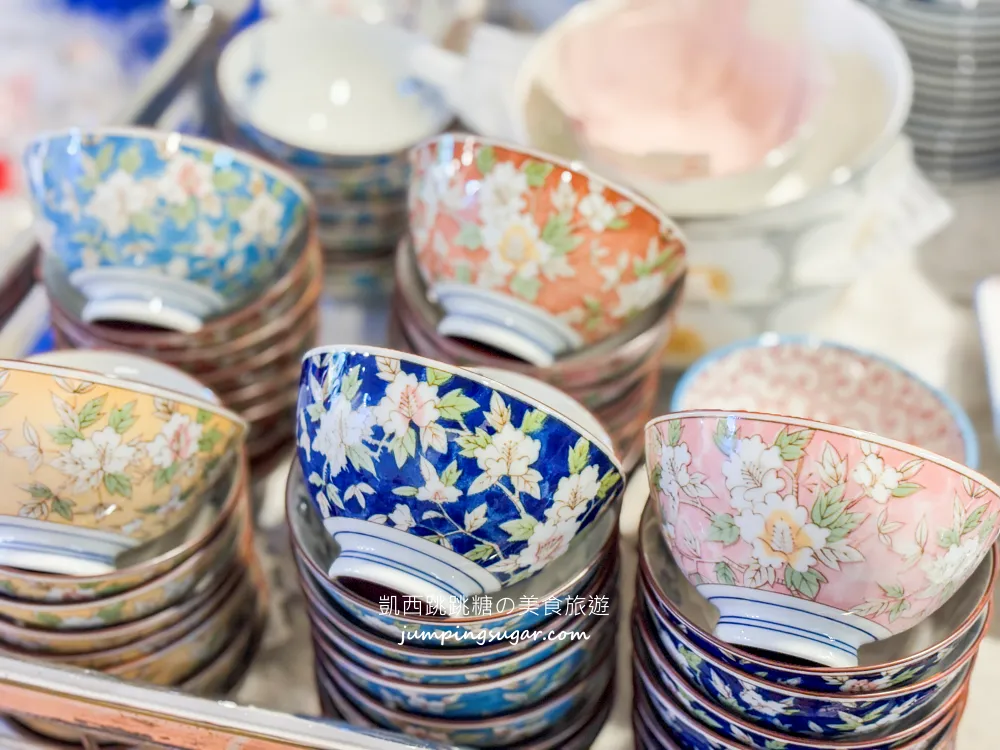 全台最大日本陶瓷特賣來了！碗盤只要3個100起~百元價直接搬整套 ! 地址 : 台北士林中正路310號(墊腳石正對面)