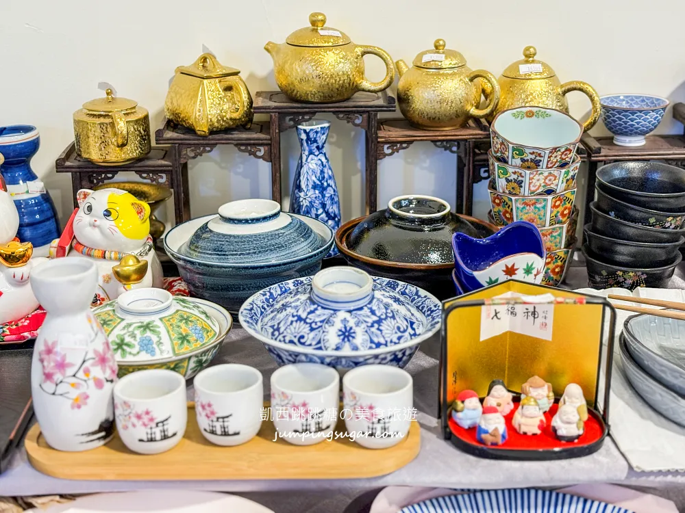 全台最大日本陶瓷特賣來了！碗盤只要3個100起~百元價直接搬整套 ! 地址 : 台北士林中正路310號(墊腳石正對面)