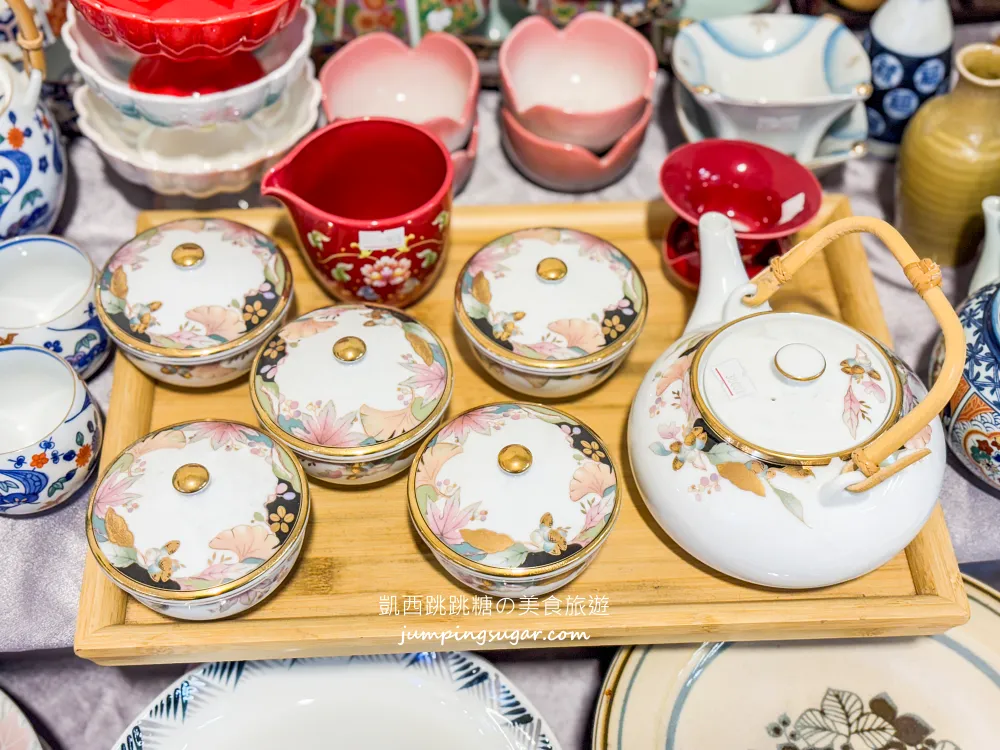 全台最大日本陶瓷特賣來了！碗盤只要3個100起~百元價直接搬整套 ! 地址 : 台北士林中正路310號(墊腳石正對面)