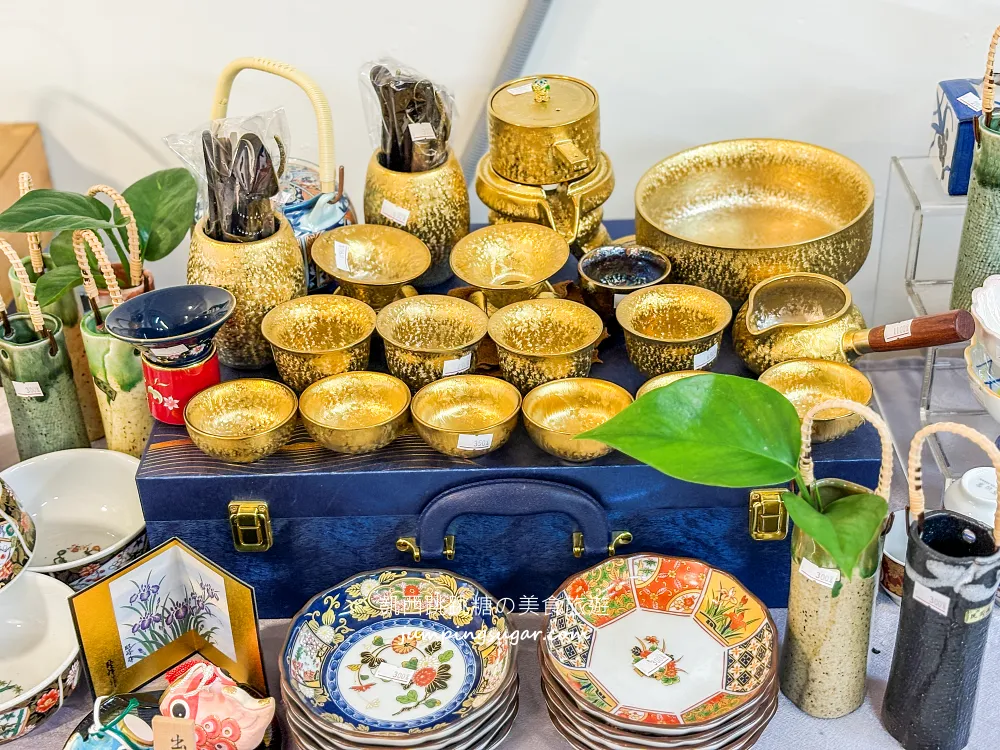 全台最大日本陶瓷特賣來了！碗盤只要3個100起~百元價直接搬整套 ! 地址 : 台北士林中正路310號(墊腳石正對面)