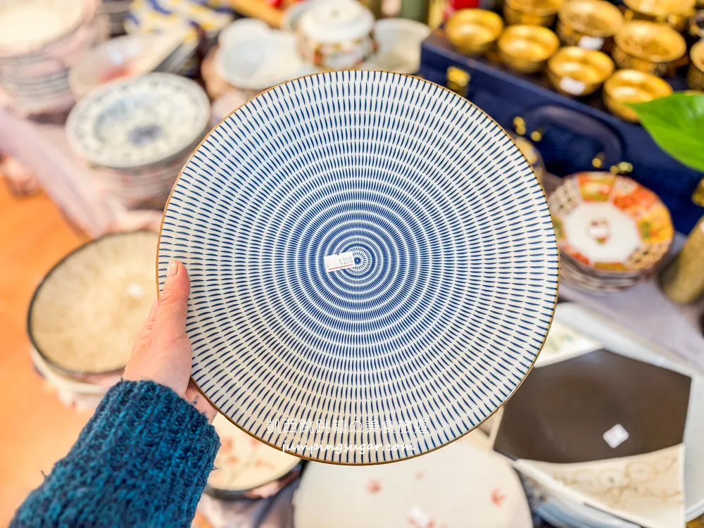 全台最大日本陶瓷特賣來了！碗盤只要3個100起~百元價直接搬整套 ! 地址 : 台北士林中正路310號(墊腳石正對面)