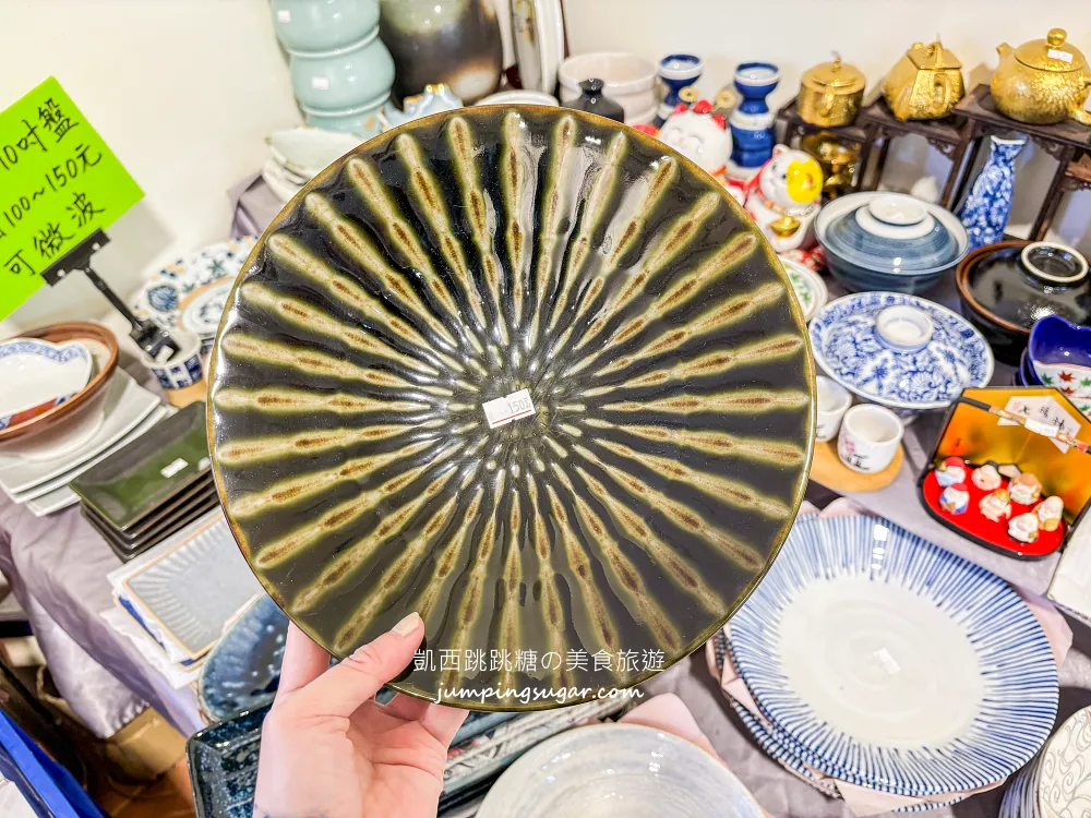 全台最大日本陶瓷特賣來了！碗盤只要3個100起~百元價直接搬整套 ! 地址 : 台北士林中正路310號(墊腳石正對面)