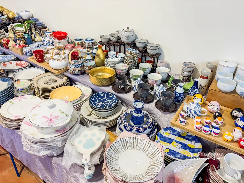 全台最大日本陶瓷特賣來了！碗盤只要3個100起~百元價直接搬整套 ! 地址 : 台北士林中正路310號(墊腳石正對面)