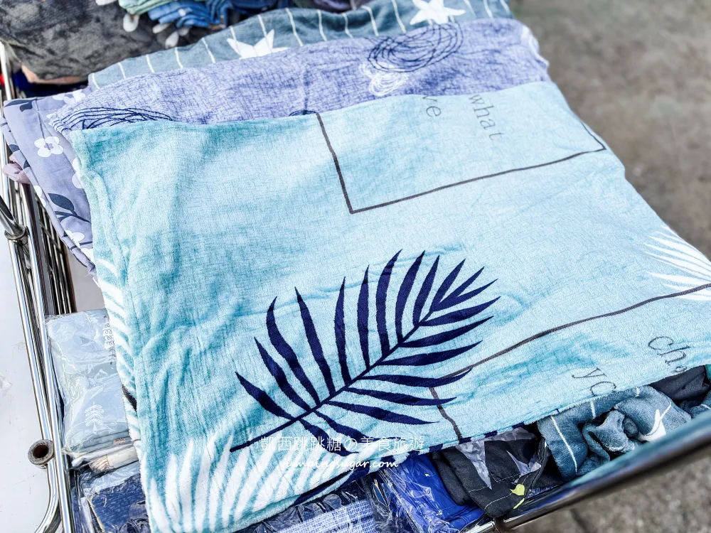 全台最便宜寢具特賣會曝光! 枕頭100起、床包200、羊毛被580、蠶絲被880、法蘭絨毯兩條100；只到2/15，地址 : 泰山區楓江路 46巷90號