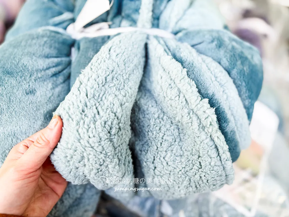 全台最便宜寢具特賣會曝光! 枕頭100起、床包200、羊毛被580、蠶絲被880、法蘭絨毯兩條100；只到2/15，地址 : 泰山區楓江路 46巷90號