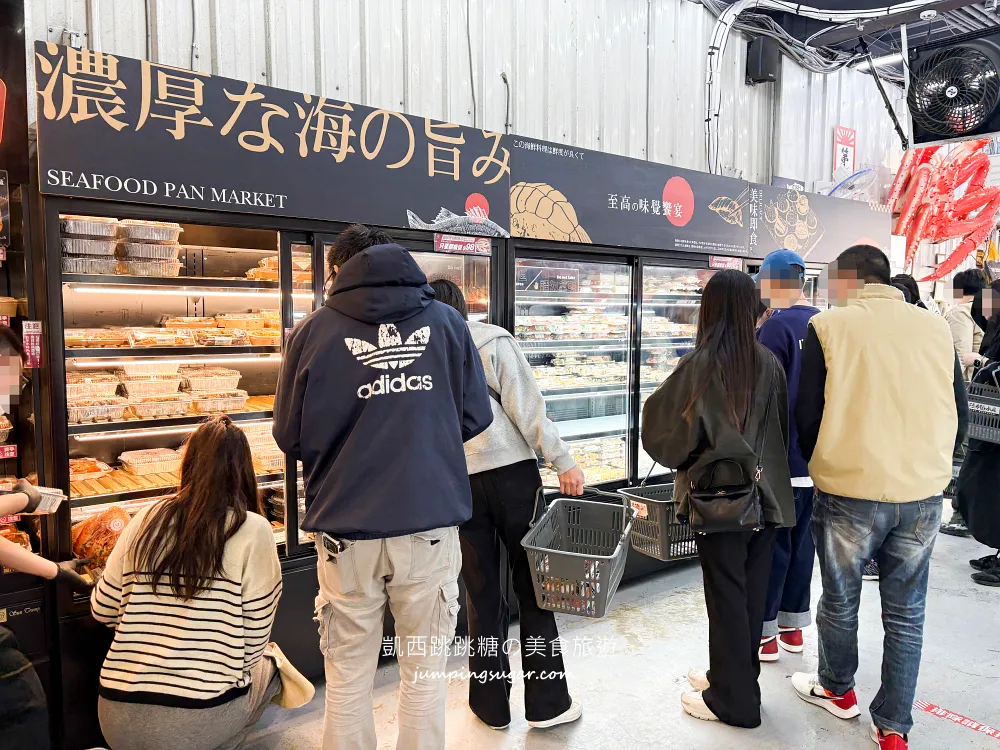台中最狂海鮮市場！【阿布潘水產】龍蝦帝王蟹超划算!免費代客料理、當季新菜一次看