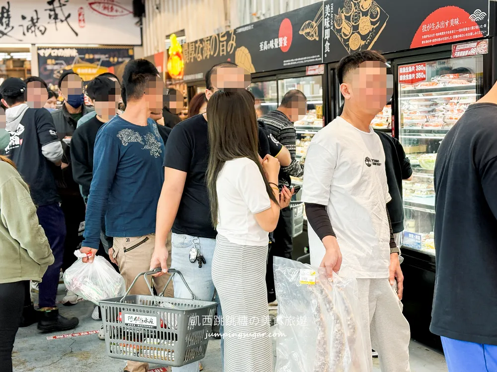 台中最狂海鮮市場！【阿布潘水產】龍蝦帝王蟹超划算!免費代客料理、當季新菜一次看