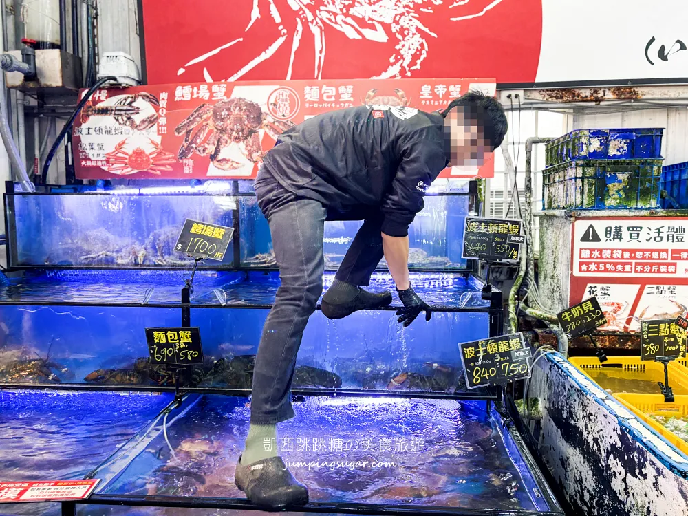 台中最狂海鮮市場！【阿布潘水產】龍蝦帝王蟹超划算!免費代客料理、當季新菜一次看
