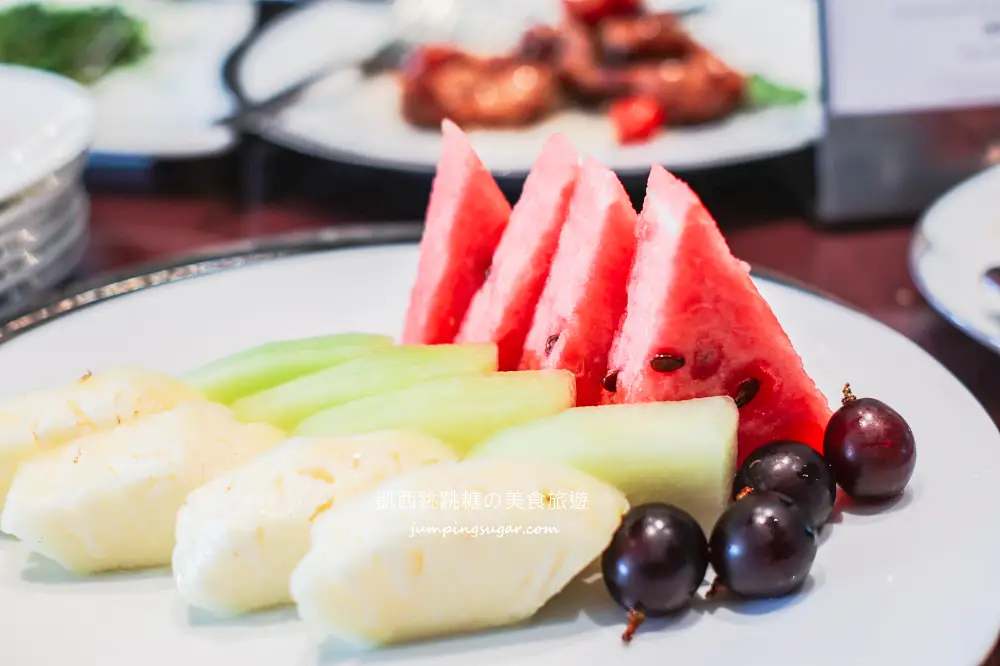 2026台北年菜推薦 ! 粵亮廣式料理，一桌只要5000元吃飯店合菜