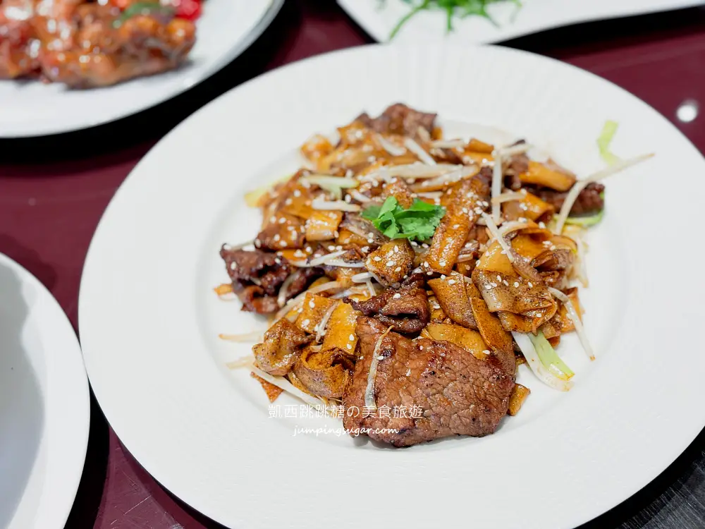 2026台北年菜推薦 ! 粵亮廣式料理，一桌只要5000元吃飯店合菜