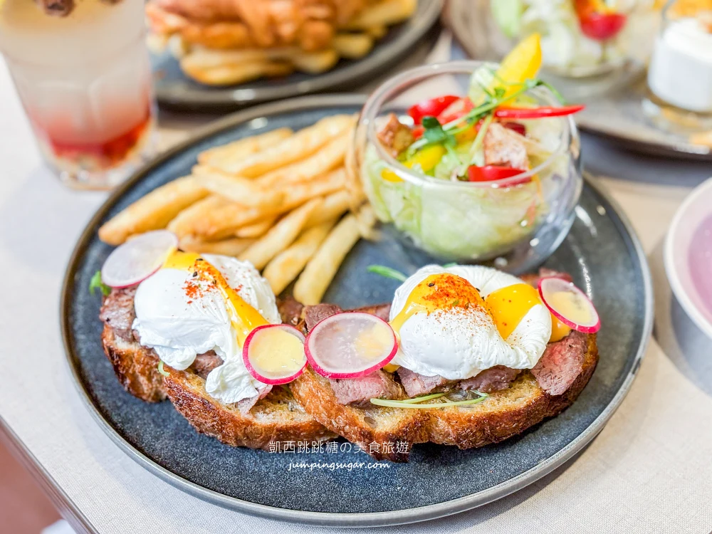 AtFirst早寓more，台北大安區爆紅早午餐，平日也客滿(菜單價錢)