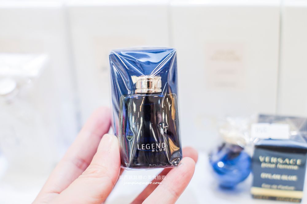 板橋小遠百名牌香水全面3折起！開幕慶滿額折600、名牌小香水買五送一；地址 : 板橋中山路一段152號(板橋小遠百一樓)