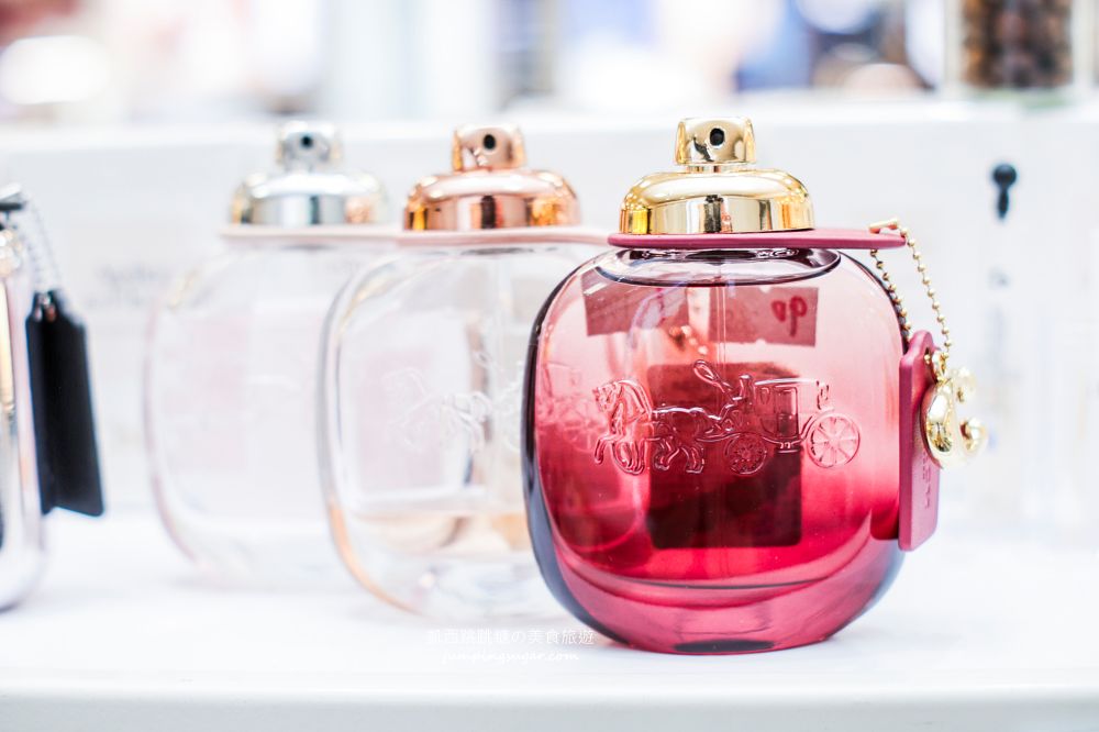 板橋小遠百名牌香水全面3折起！開幕慶滿額折600、名牌小香水買五送一；地址 : 板橋中山路一段152號(板橋小遠百一樓)