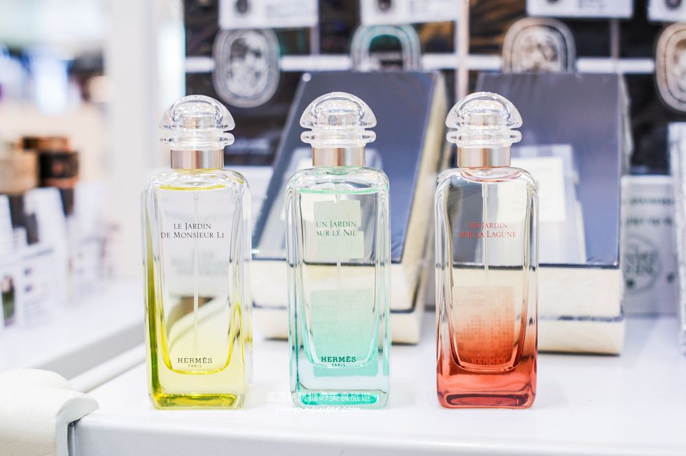 板橋小遠百名牌香水全面3折起！開幕慶滿額折600、名牌小香水買五送一；地址 : 板橋中山路一段152號(板橋小遠百一樓)