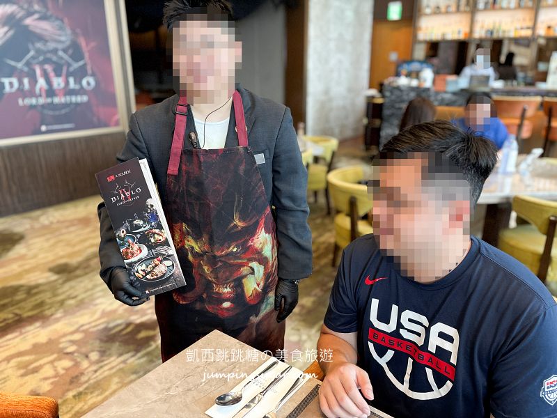 《暗黑破壞神》搬進台北飯店！電梯秒變傳送門、點餐要通關密語 (台北六福萬怡酒店7樓The Lounge)