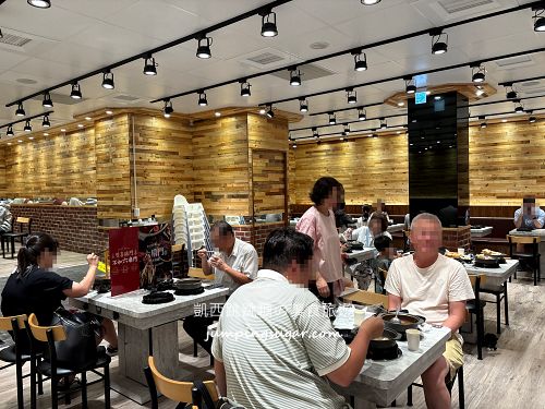 台北最強「六扇門」小火鍋！170元爽吃豆花、麻婆豆腐、自助吧吃到飽(菜單價錢)