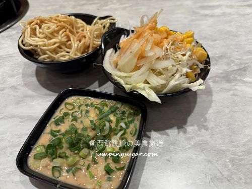 台北最強「六扇門」小火鍋！170元爽吃豆花、麻婆豆腐、自助吧吃到飽(菜單價錢)