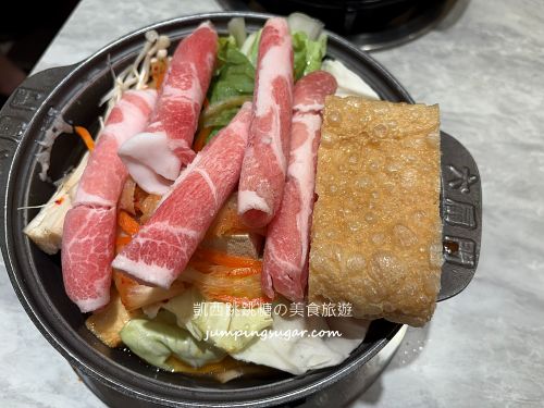 台北最強「六扇門」小火鍋！170元爽吃豆花、麻婆豆腐、自助吧吃到飽(菜單價錢)