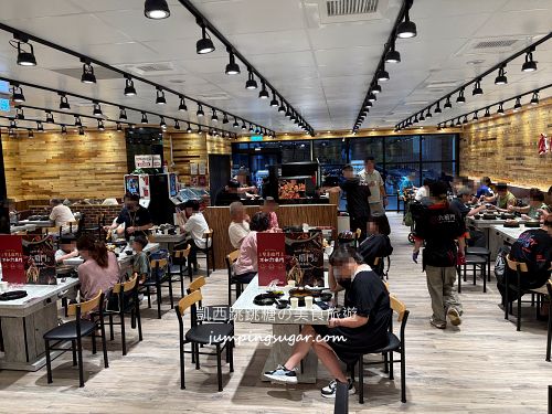 台北最強「六扇門」小火鍋！170元爽吃豆花、麻婆豆腐、自助吧吃到飽(菜單價錢)