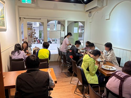 【台北車站美食】洋庭坊義大利麵！學生族推薦平價義大利麵，份量大還有紅茶喝到飽(菜單價錢)