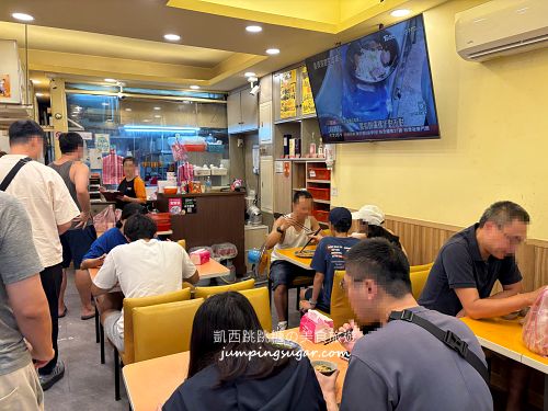 台北巨無霸炒麵只要120元 ! 新東羊羊肉料理專賣店，比便當還划算(菜單價錢)