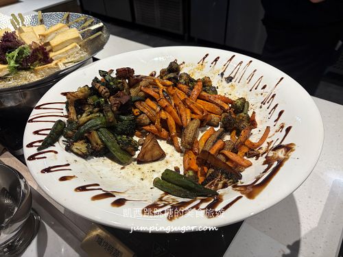 【台北素食吃到飽】旭穗蔬食VEGANala用餐時間2.5小時，假日399元不限狂夾！(菜單價錢)