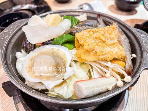 今日熱門文章：【彰化北斗美食】億品鍋平價小火鍋180起，附涼麵、沙拉、豆花冰品飲料吃到爽(菜單價錢)