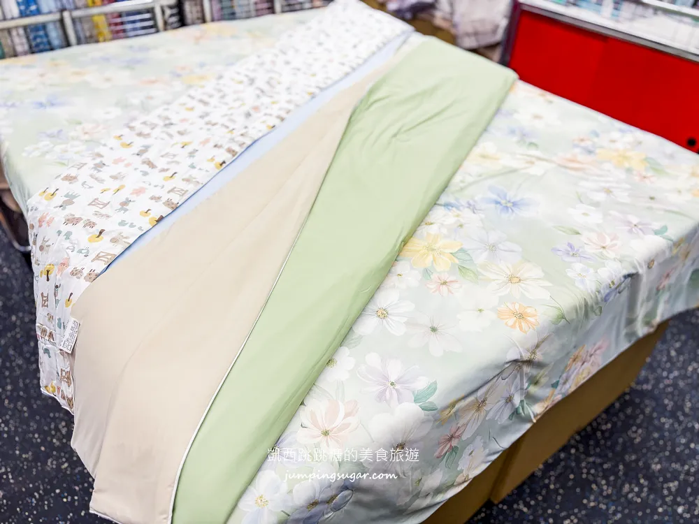 【林口昕境廣場2樓】精選涼被床包兩件499元、枕頭買一送一! 快閃活動只到9/29~地址:林口區文化三路一段402巷2號(林口扶輪公園旁)